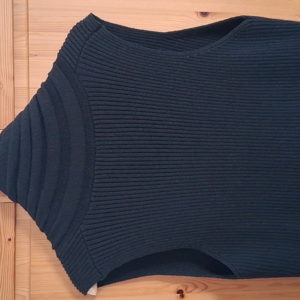 Heikejarick Black Merino Wool Tie Front Quiet Luxury Ribbed Sweater Vest Size M - Picture 8 of 13